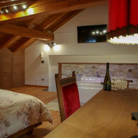 Maison Bordon - Le Petit Chateau Nus Exterior foto